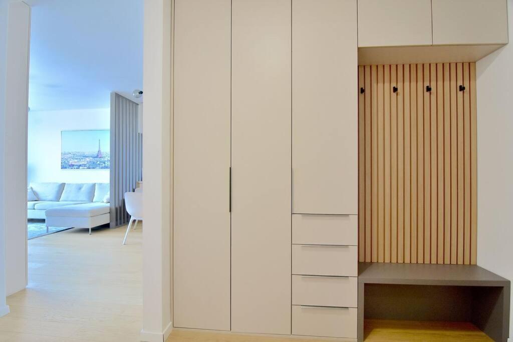 Appartement Downtown Charm With Free Parking Spot à Bratislava Extérieur photo