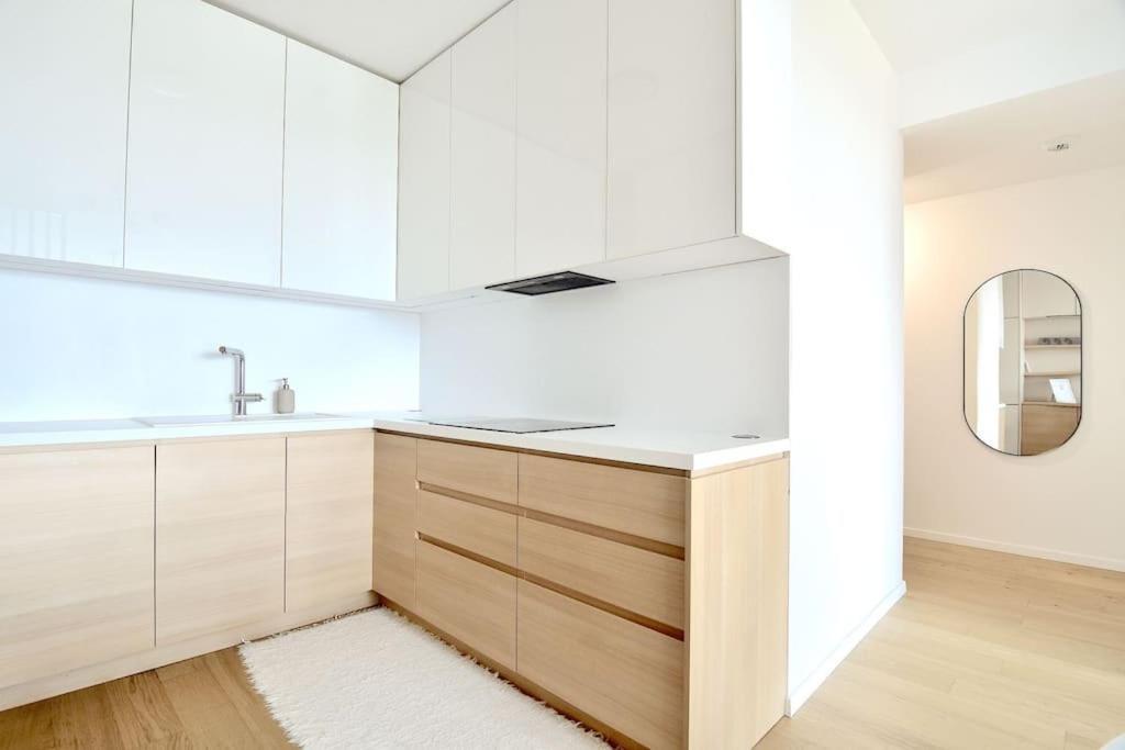 Appartement Downtown Charm With Free Parking Spot à Bratislava Extérieur photo
