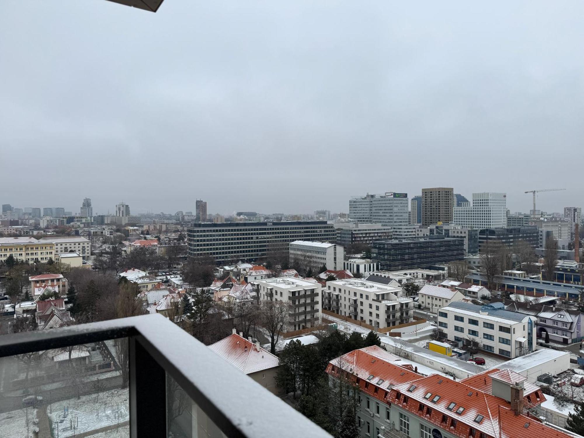 Appartement Downtown Charm With Free Parking Spot à Bratislava Extérieur photo
